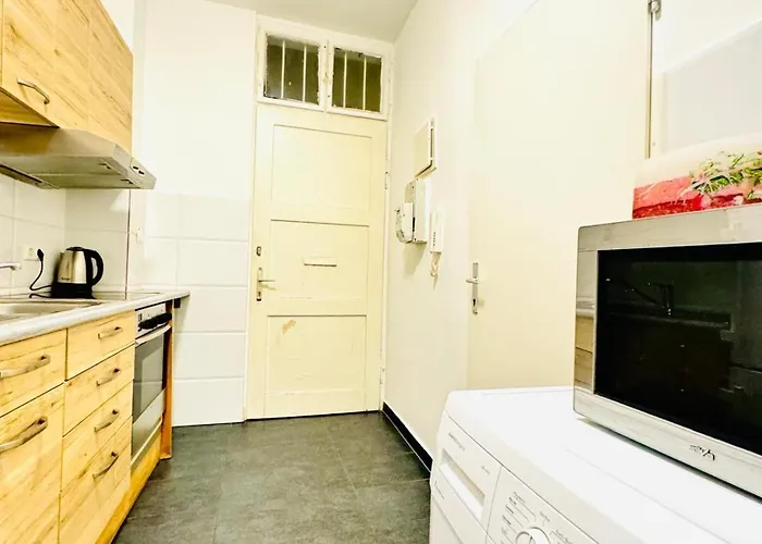 Affordable 2br For 5 Near Praterstern Station Διαμέρισμα
