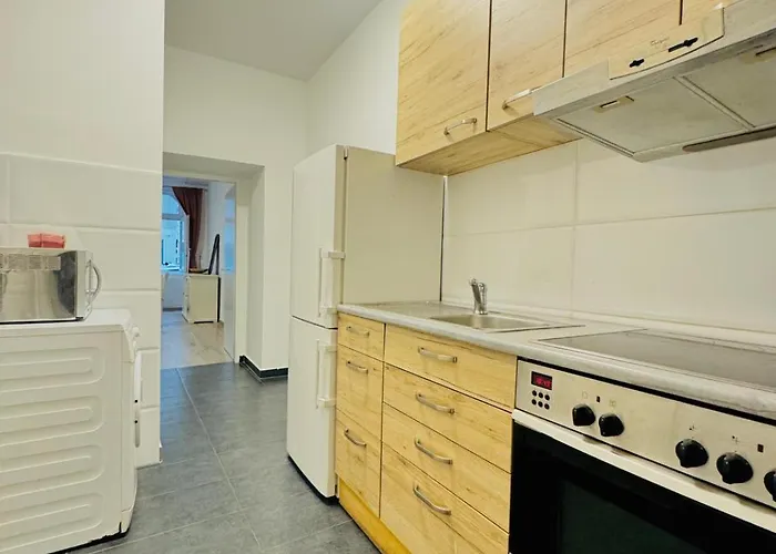 Affordable 2br For 5 Near Praterstern Station Διαμέρισμα