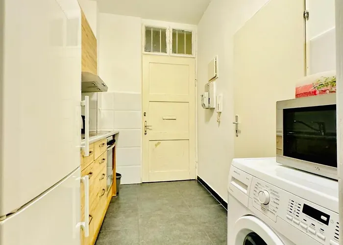 Διαμέρισμα Affordable 2br For 5 Near Praterstern Station *